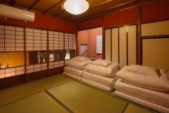Hisago-Uma-Room-Futon