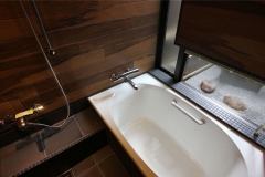 Machiya-Momohana-an-Bathroom